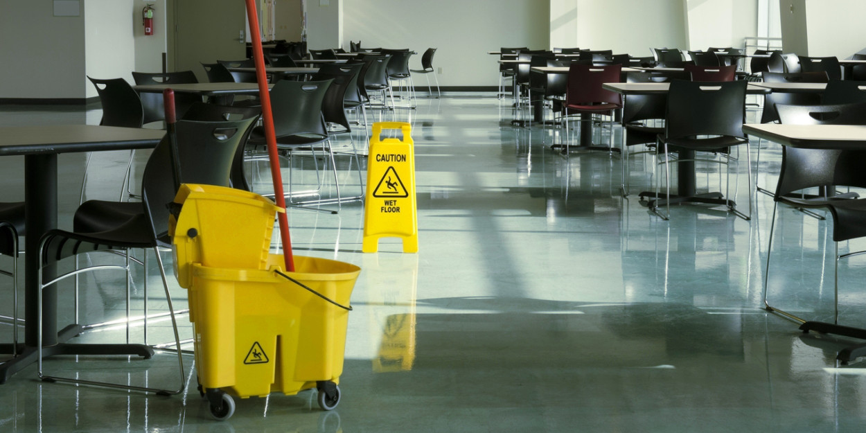 Уборка выходного дня в офисе Одесса - komfortcenter.com.ua