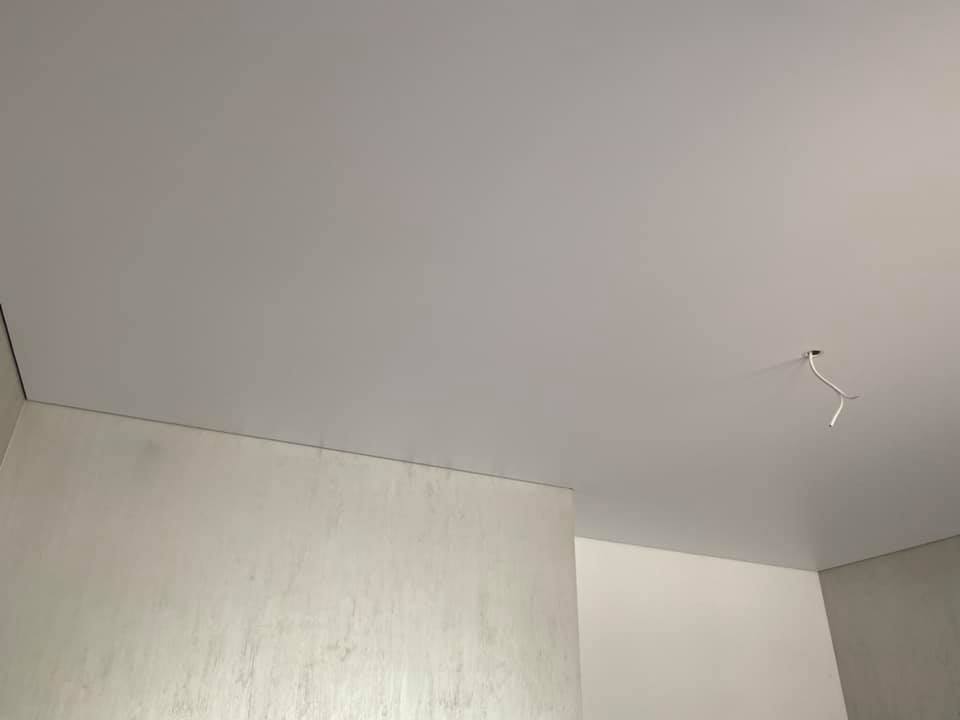 Матовый натяжной потолок Одесса komfortcenter.com.ua