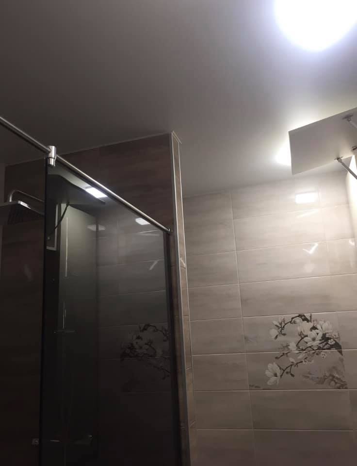 Матовый натяжной потолок в ванной Одесса komfortcenter.com.ua-03