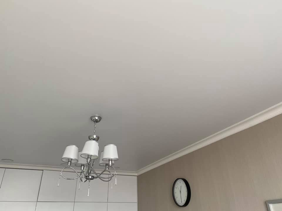 Матовый натяжной потолок зал Одесса komfortcenter.com.ua-01