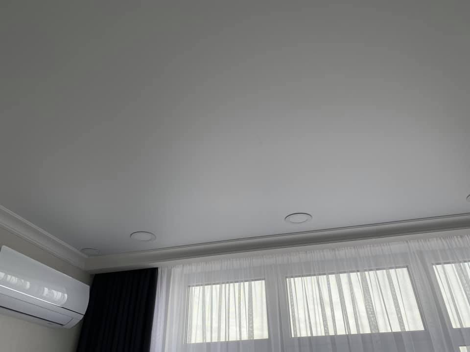 Матовый натяжной потолок зал Одесса komfortcenter.com.ua-04