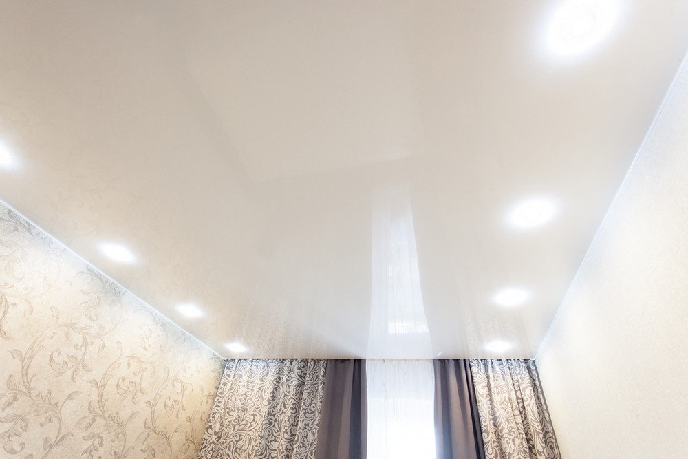 глянцевые натяжные потолки - komfortcenter.com.ua