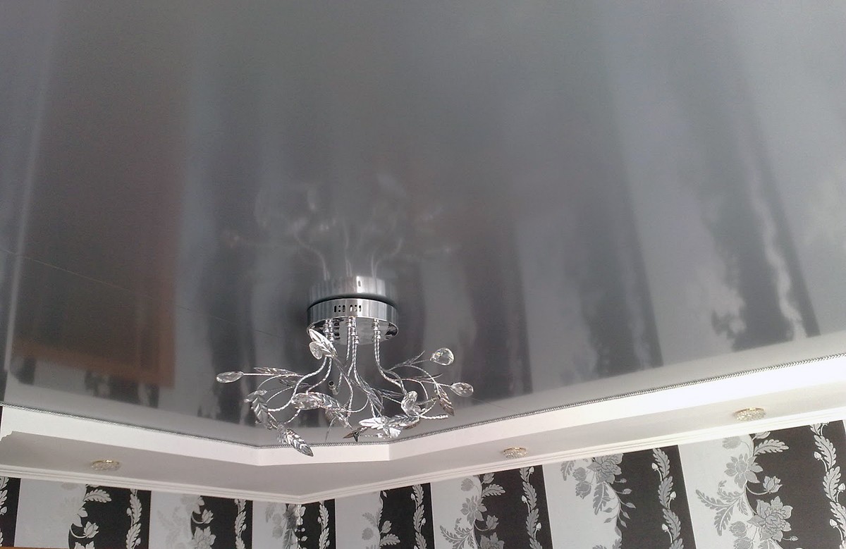 Натяжные потолки металлик в Одессе и пригороде