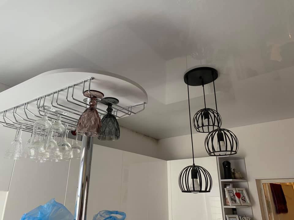 Глянцевый натяжной потолок Одесса komfortcenter.com.ua-010