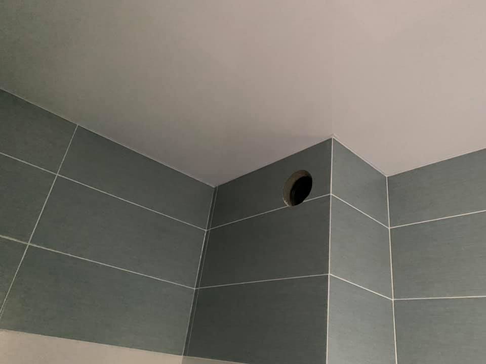 Глянцевый натяжной потолок Одесса komfortcenter.com.ua-014